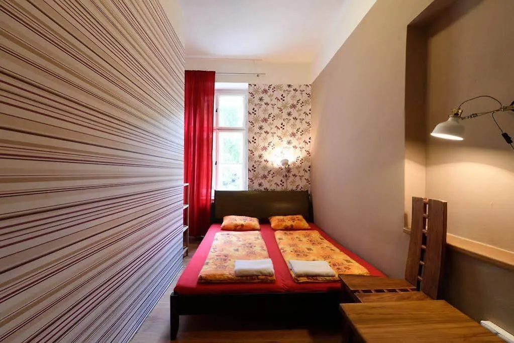 Hostel Elf Praga 0*,  República Checa
