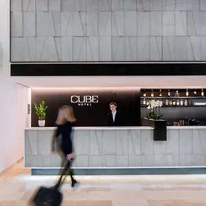 Отель Cube, Прага